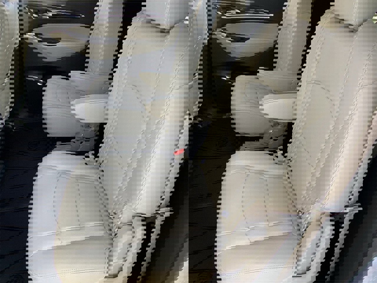 Used 2020 Buick Enclave Essence w/ Sound and Sites Package image 17