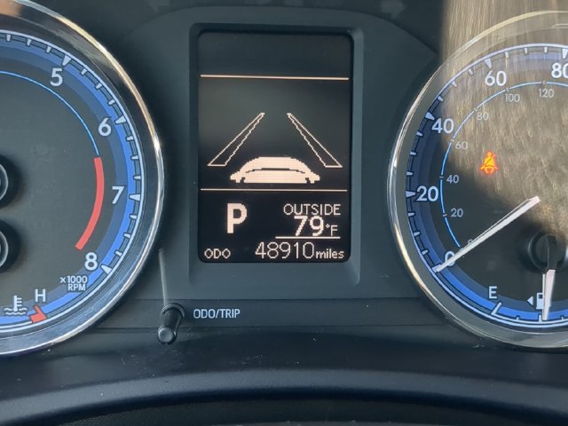 Used 2018 Toyota Corolla LE FWD image 32
