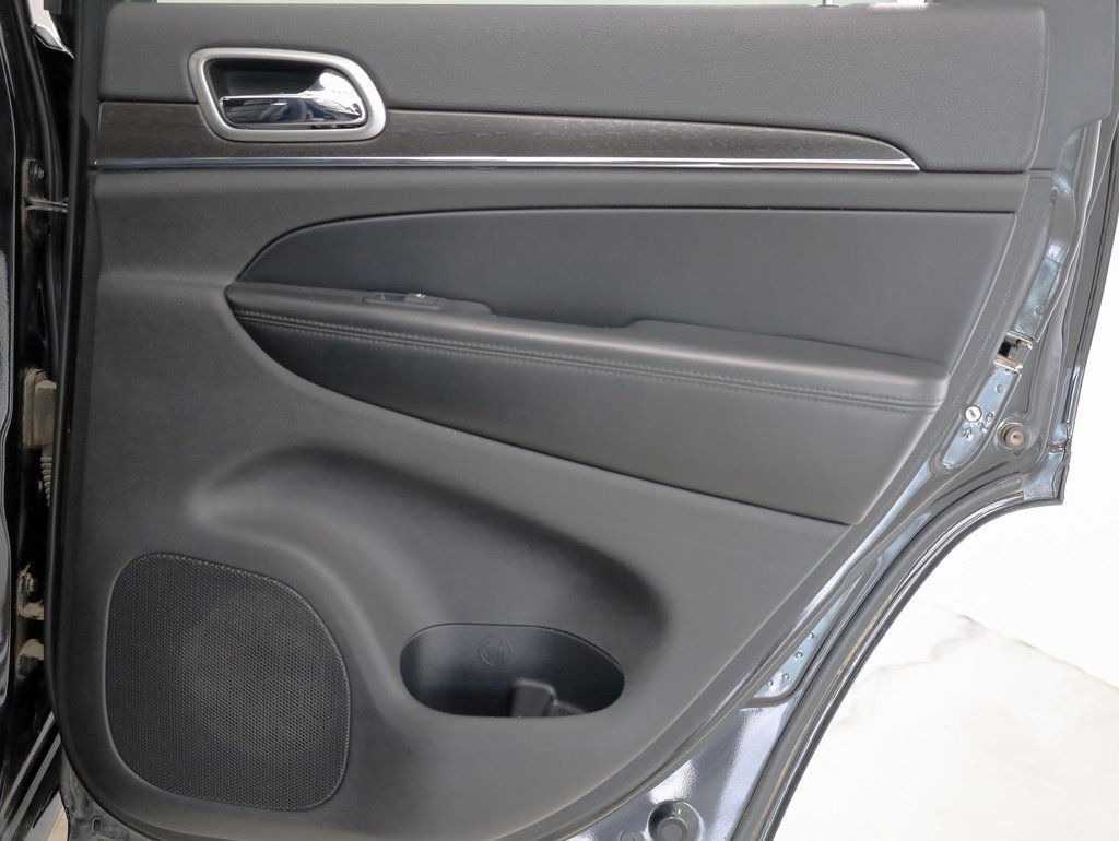 Used 2018 Jeep Grand Cherokee Limited w/ Luxury Group II image 25