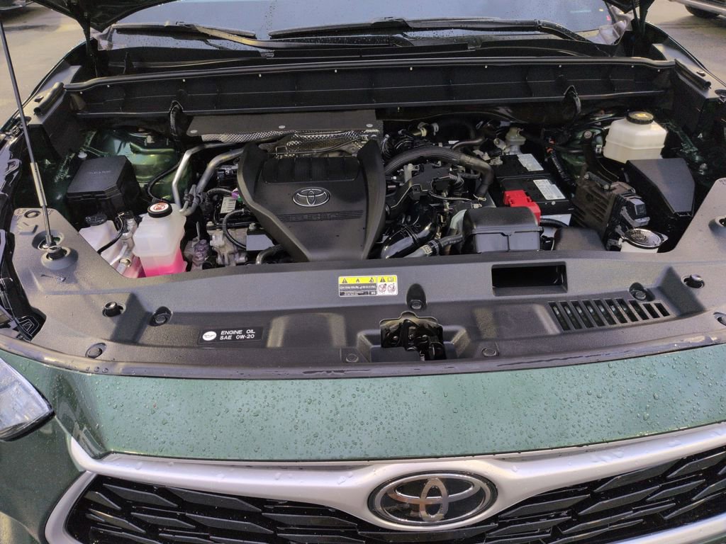 Used 2023 Toyota Highlander XLE image 22