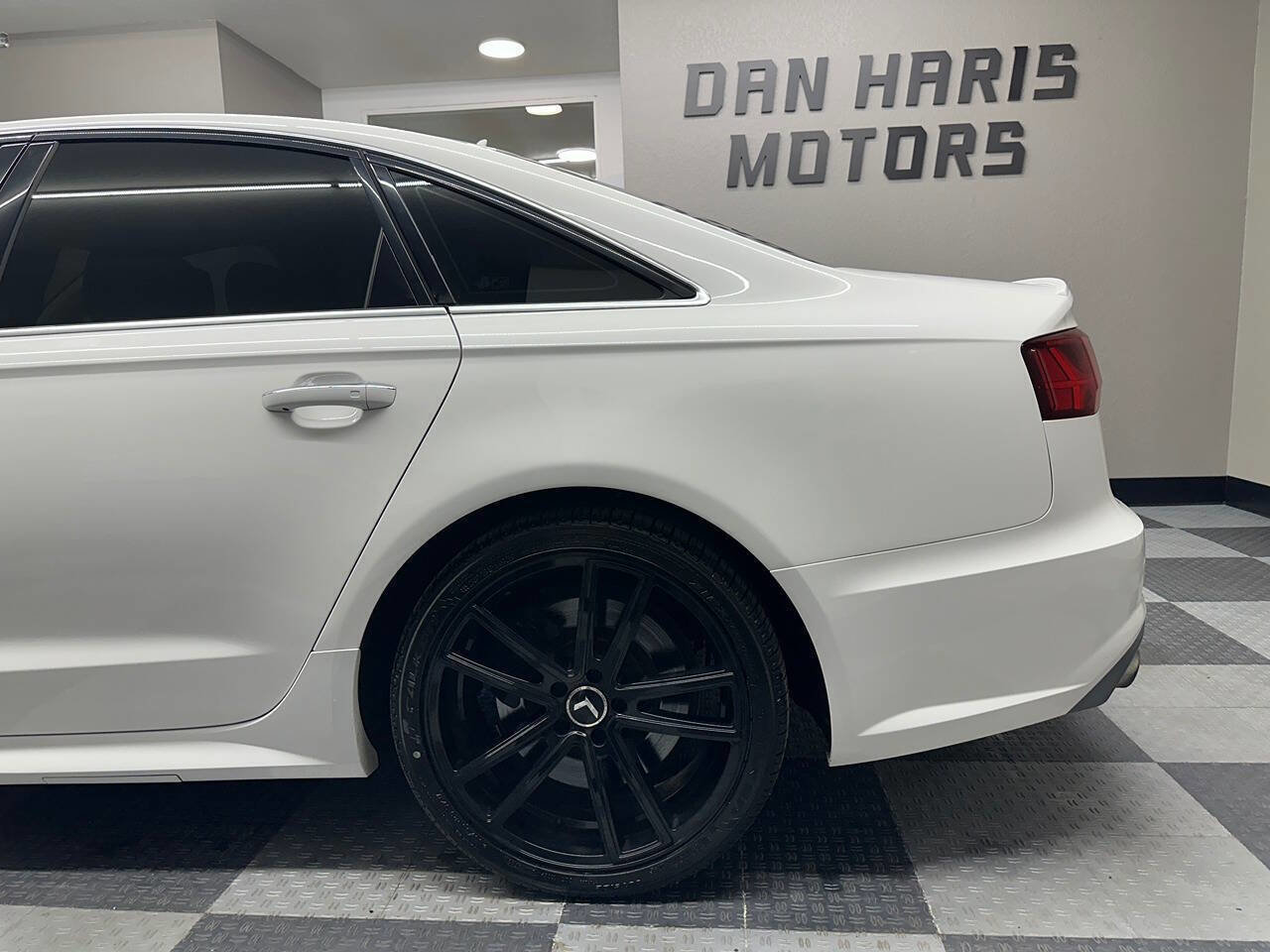 Used 2016 Audi S6 Premium Plus w/ Comfort Seating Package image 11