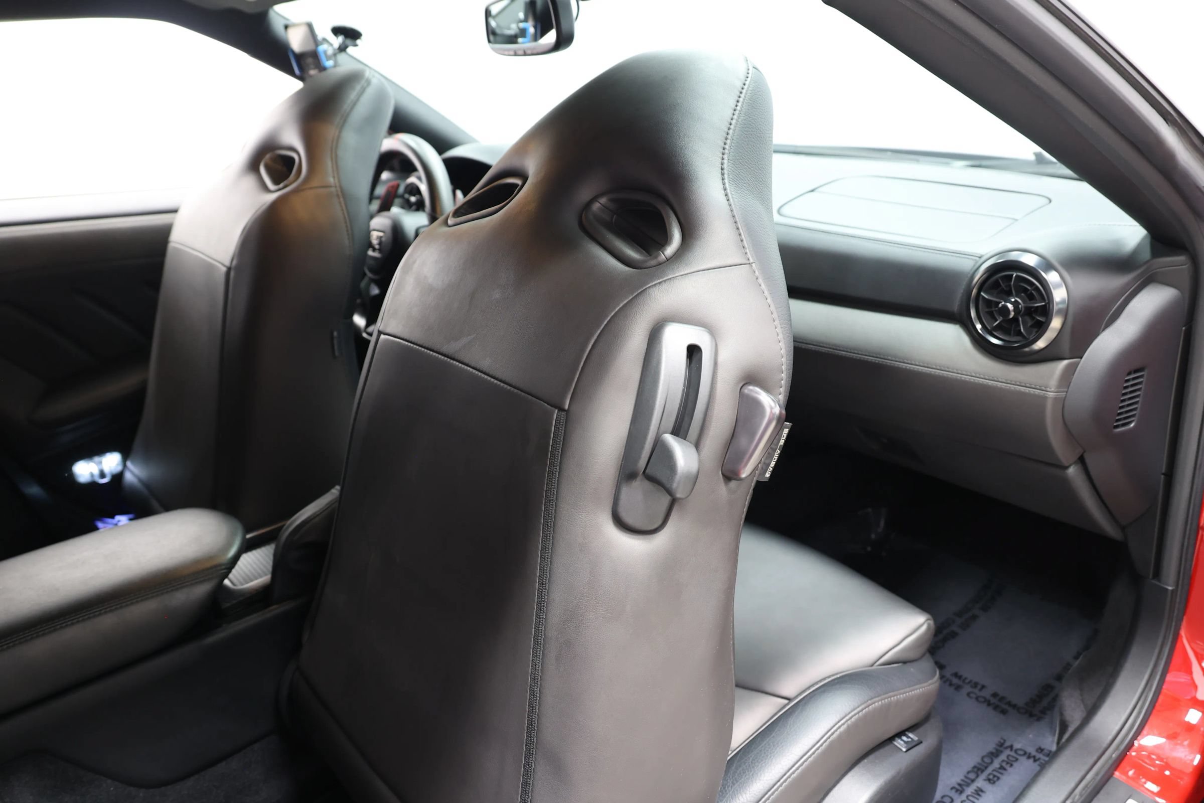 Used 2019 Nissan GT-R Premium w/ Premium Interior Package AWD/4WD image 76