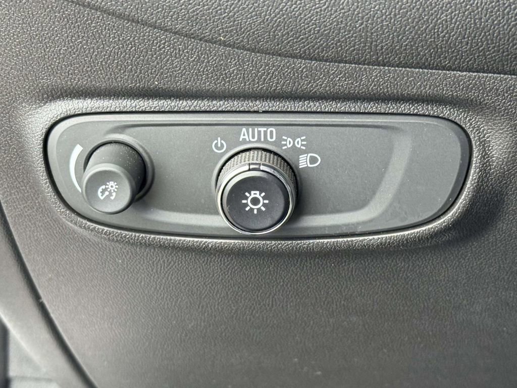 Used 2023 Chevrolet Equinox LS w/ LS Convenience Package AWD/4WD image 22
