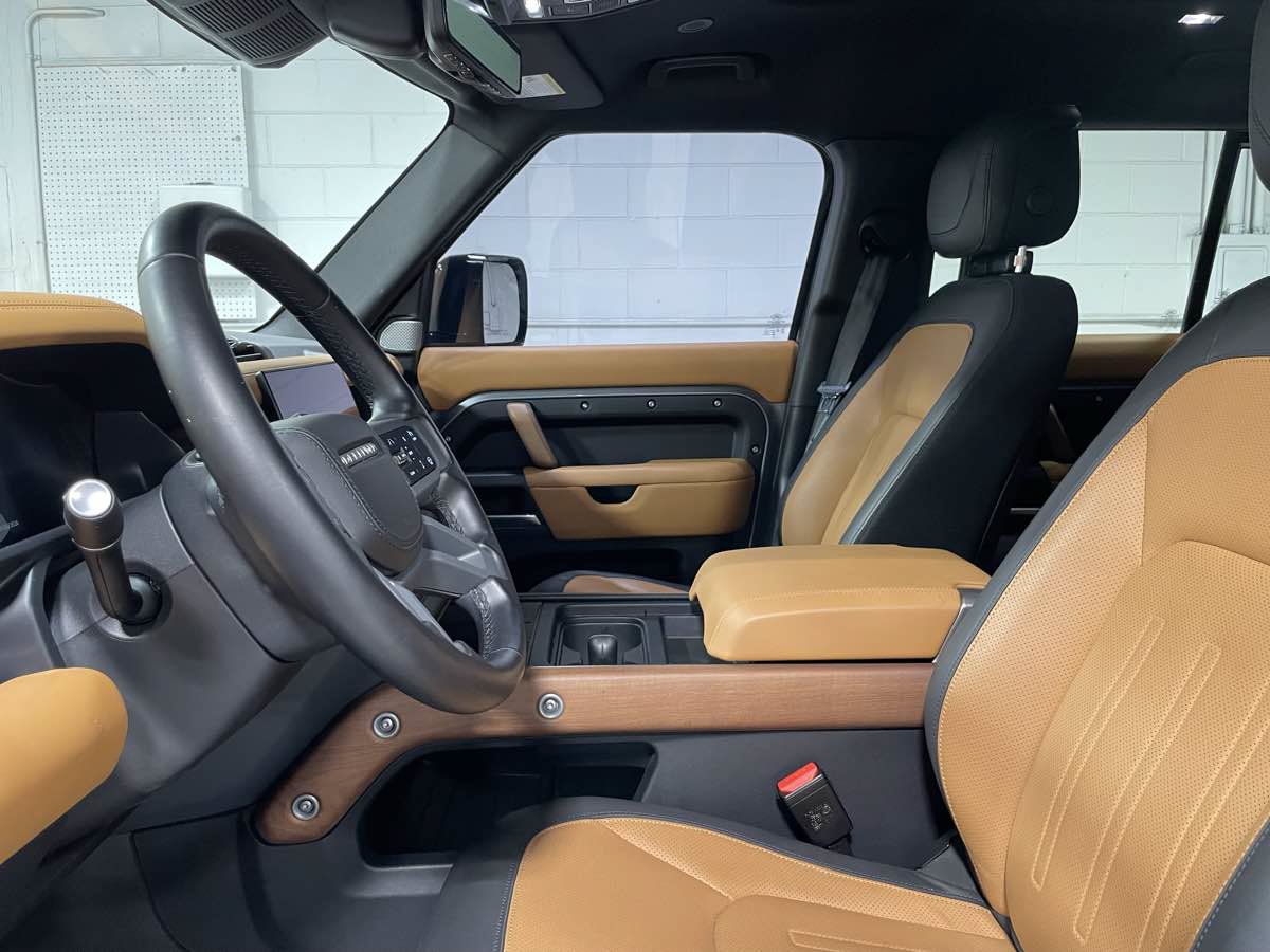 Used 2023 Land Rover Defender 130 X AWD/4WD image 13