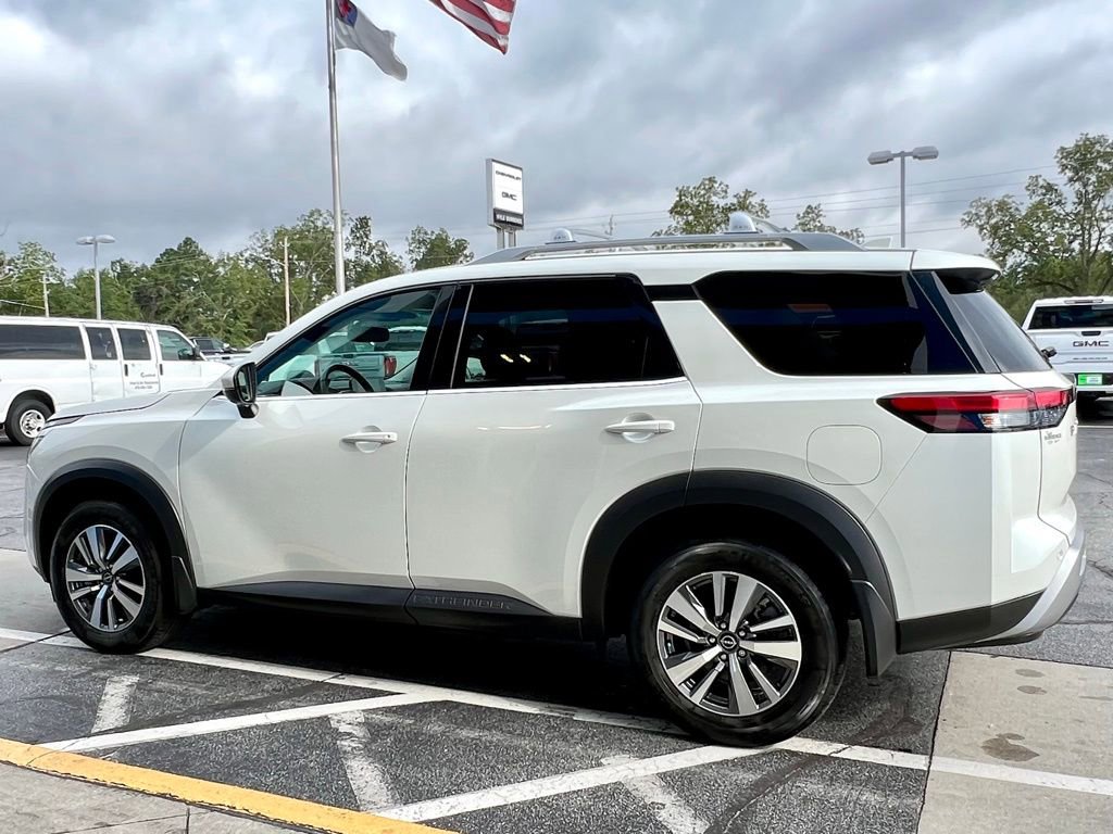 Used 2022 Nissan Pathfinder SL image 8