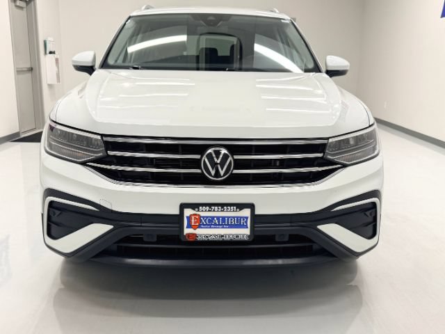 Used 2024 Volkswagen Tiguan SE AWD/4WD image 3
