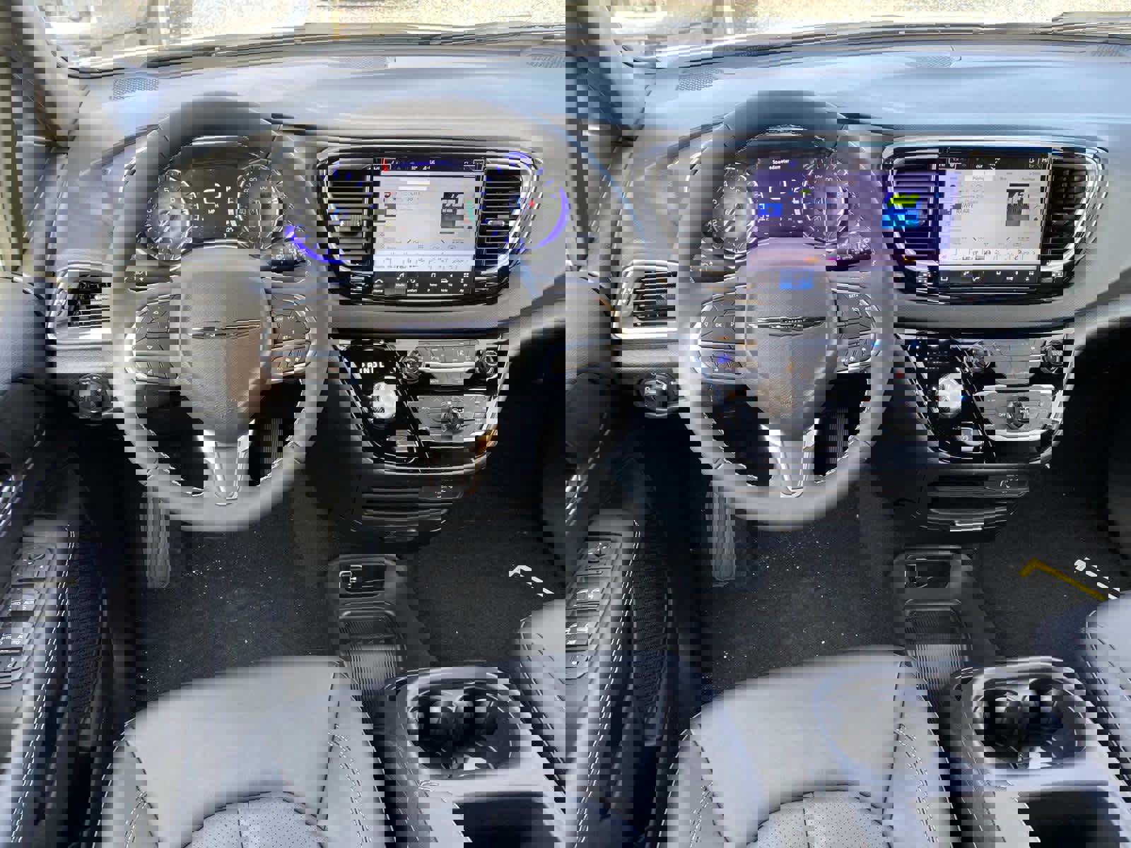 New 2026 Chrysler Voyager LX FWD image 9