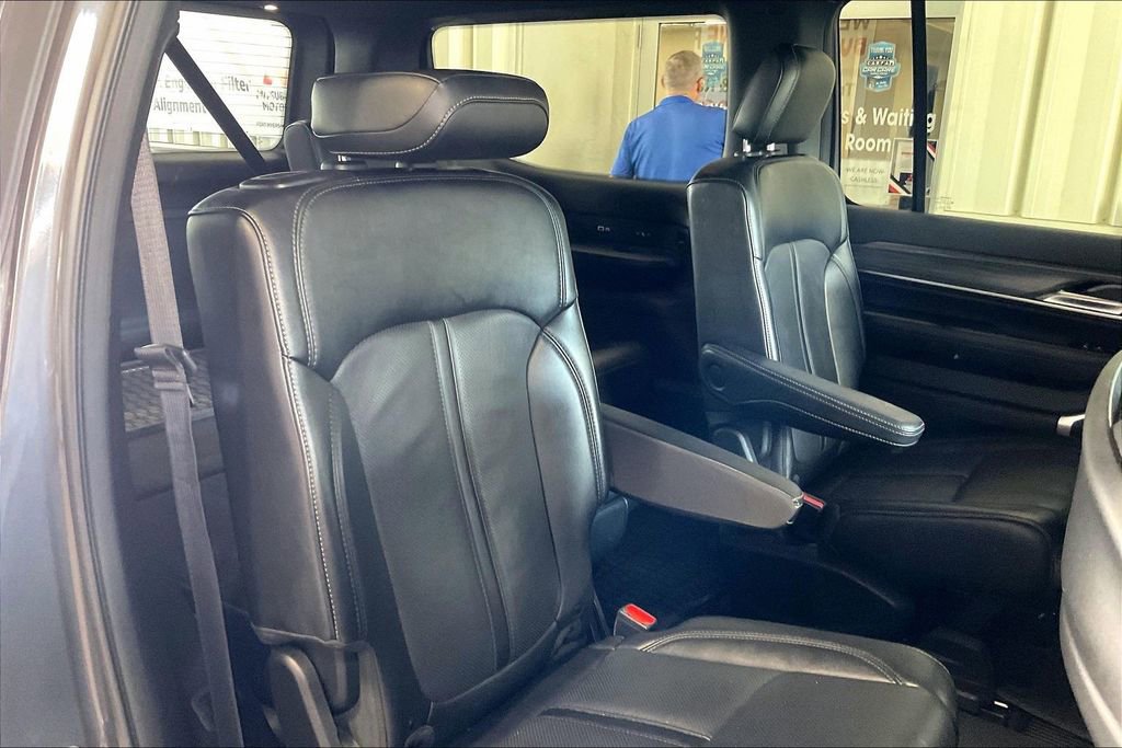 Used 2024 Jeep Wagoneer Series III image 23