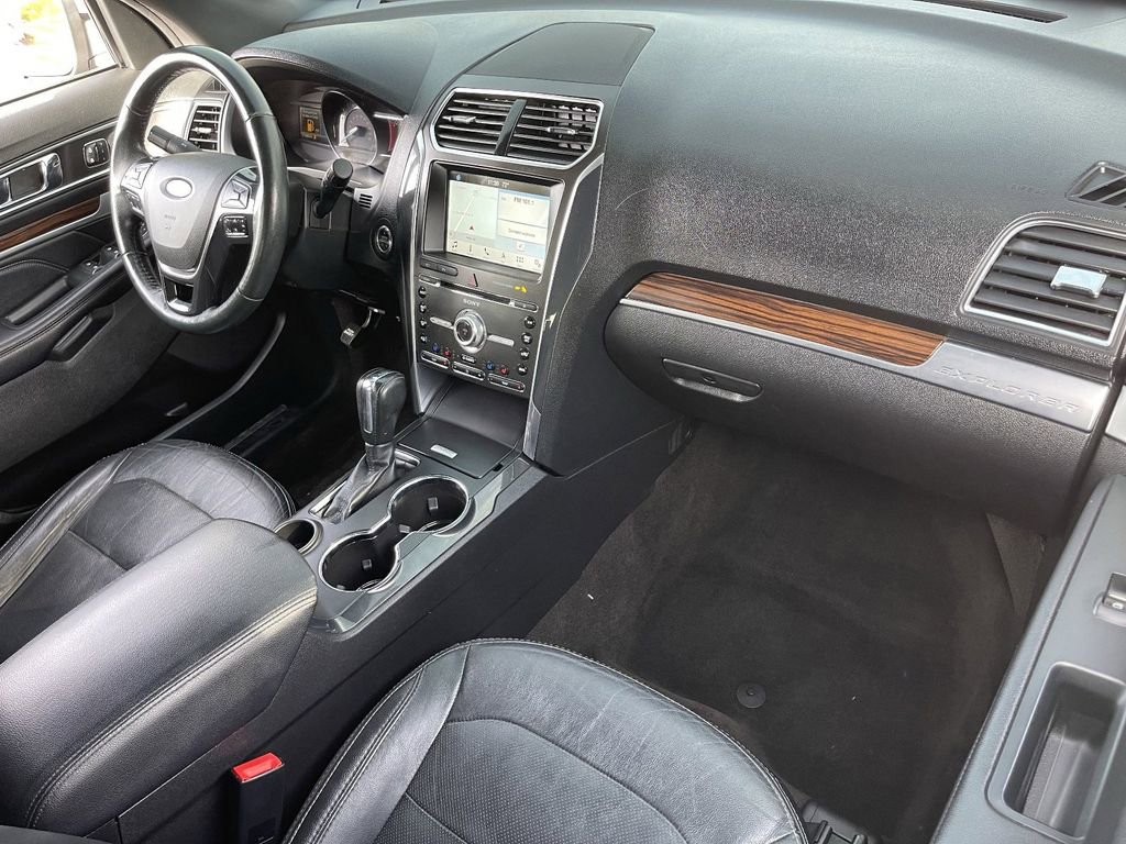 Used 2018 Ford Explorer Limited FWD image 12
