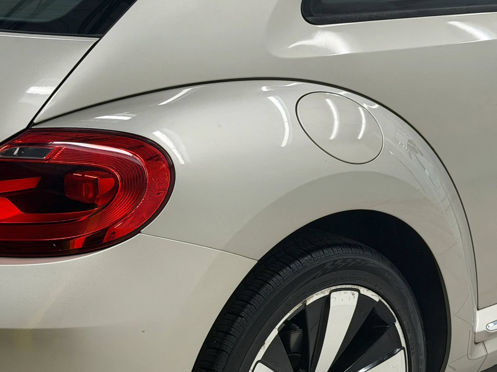 Used 2012 Volkswagen Beetle 2.5 FWD image 10