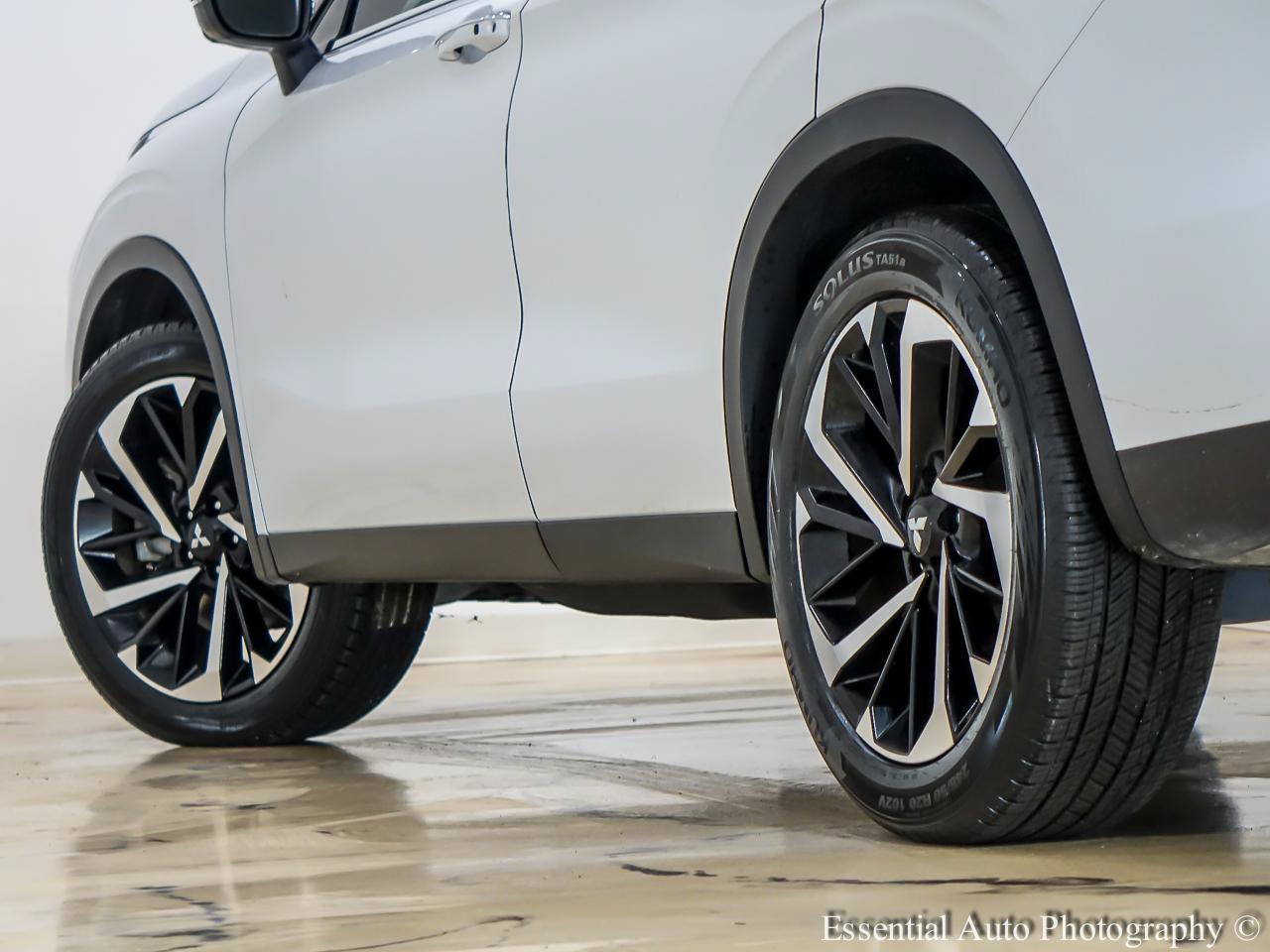 Used 2023 Mitsubishi Outlander SE FWD image 11