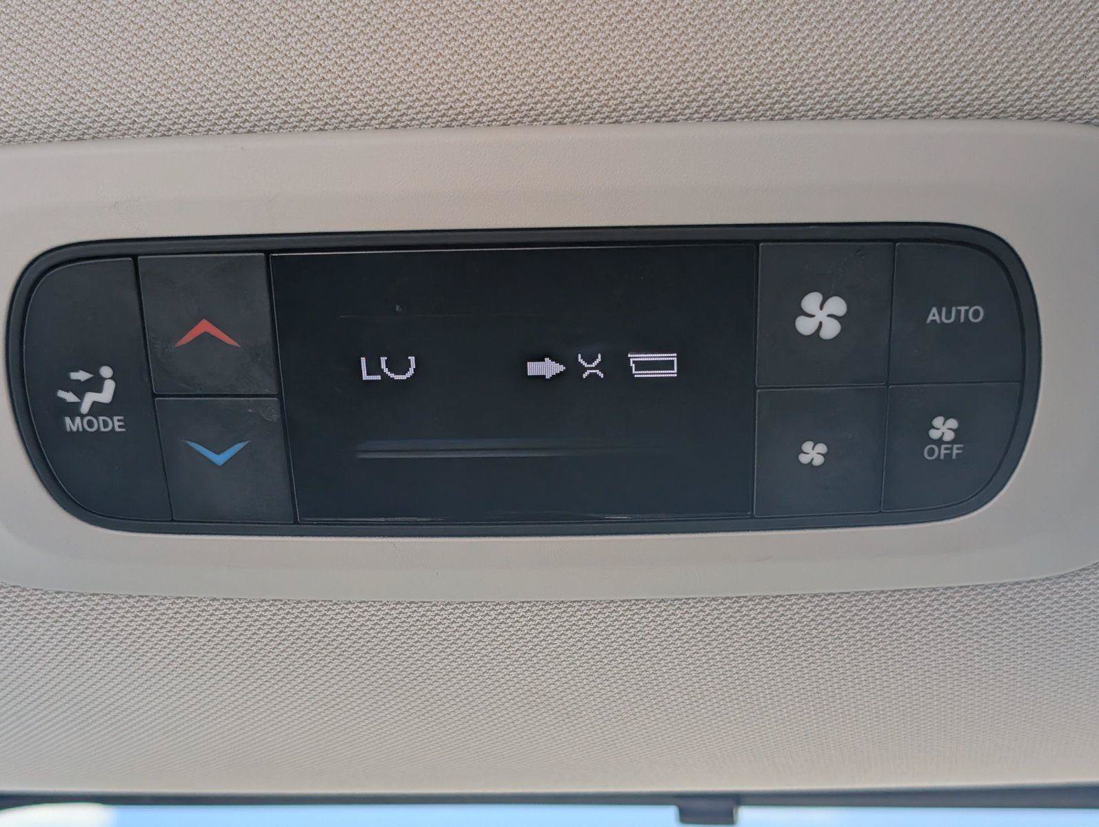 Used 2023 Chrysler Pacifica Touring-L FWD image 34