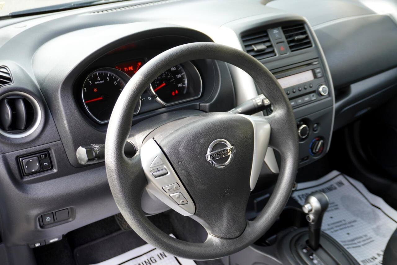 Used 2018 Nissan Versa Note S FWD image 15