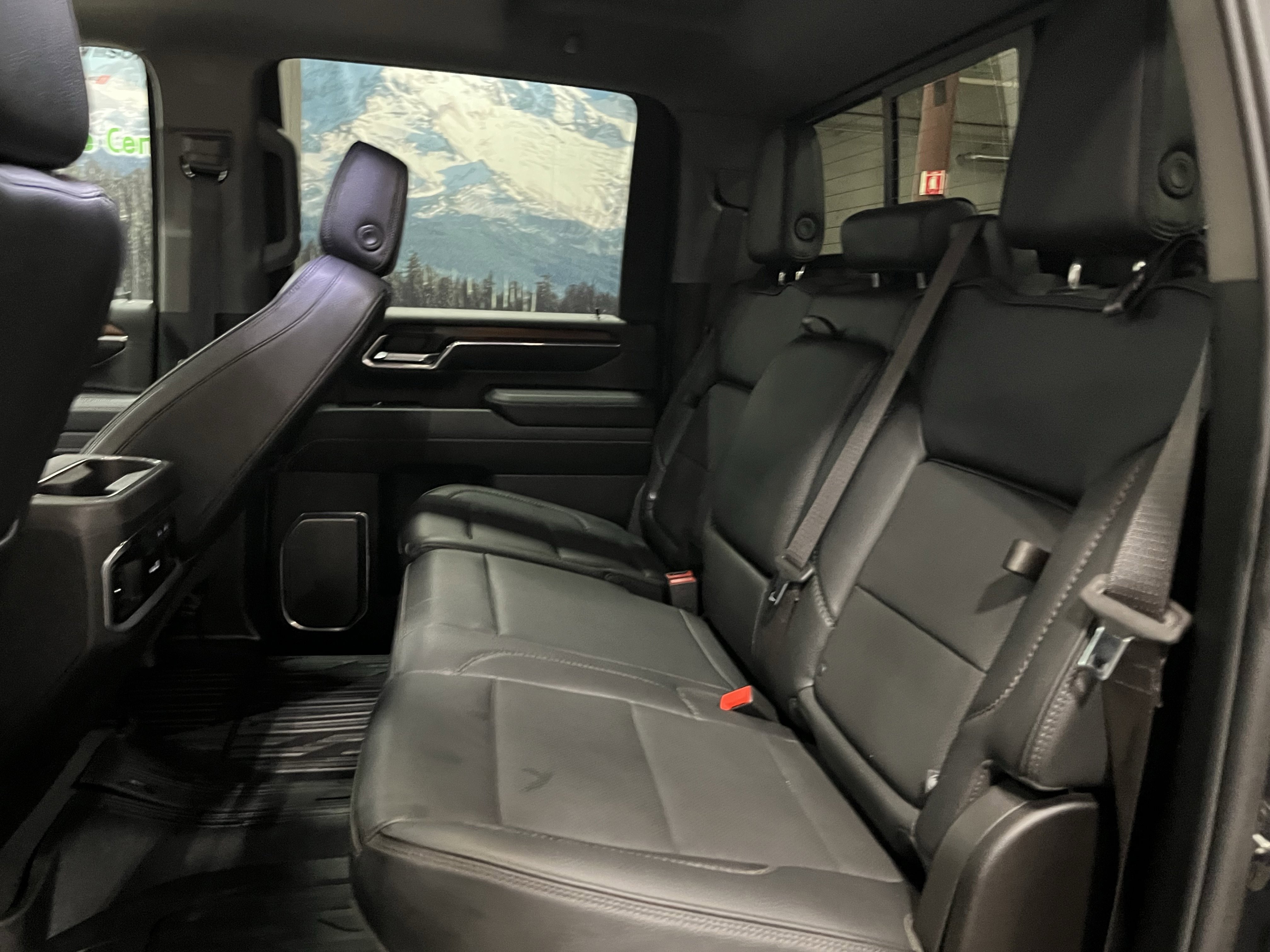 Used 2024 GMC Sierra 3500 Denali w/ Denali Reserve Package AWD/4WD image 17
