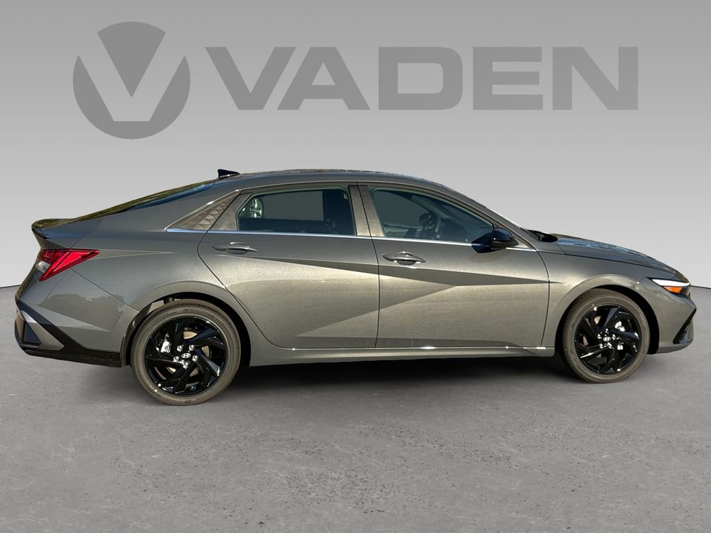 New 2026 Hyundai Elantra SEL Sport Premium image 7