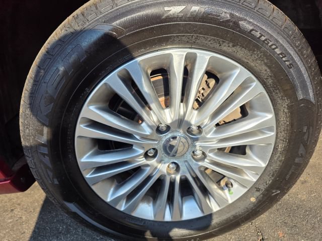 Used 2014 Chrysler Town & Country Touring-L FWD image 10