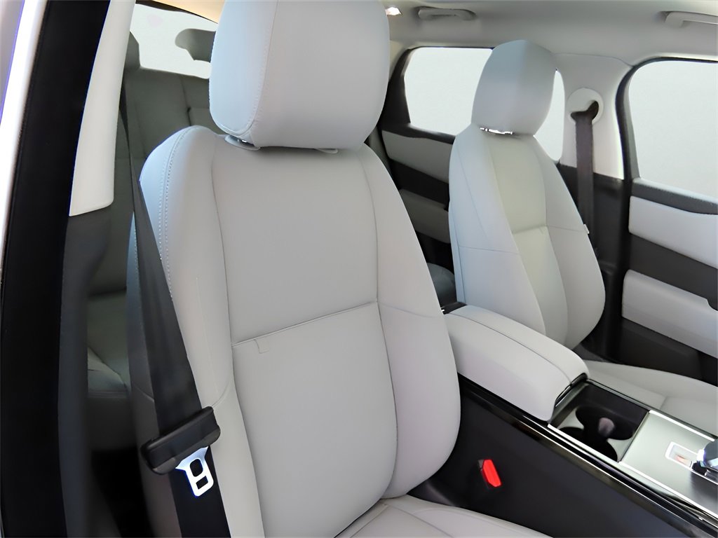 Used 2025 Land Rover Range Rover Velar Dynamic SE image 13