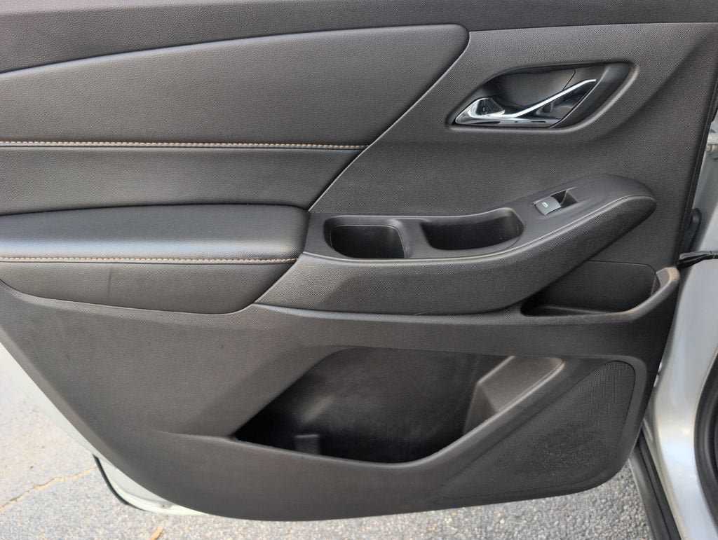 Used 2019 Chevrolet Traverse RS FWD image 36