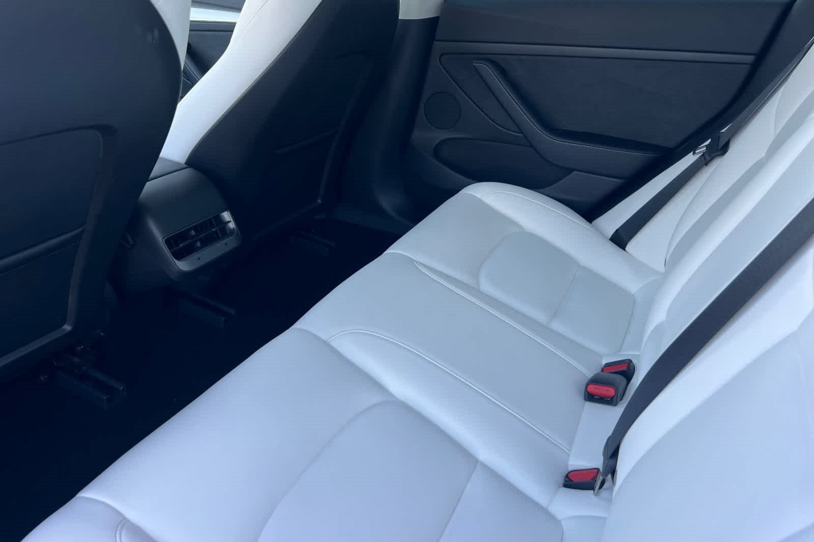 Used 2022 Tesla Model 3 image 4