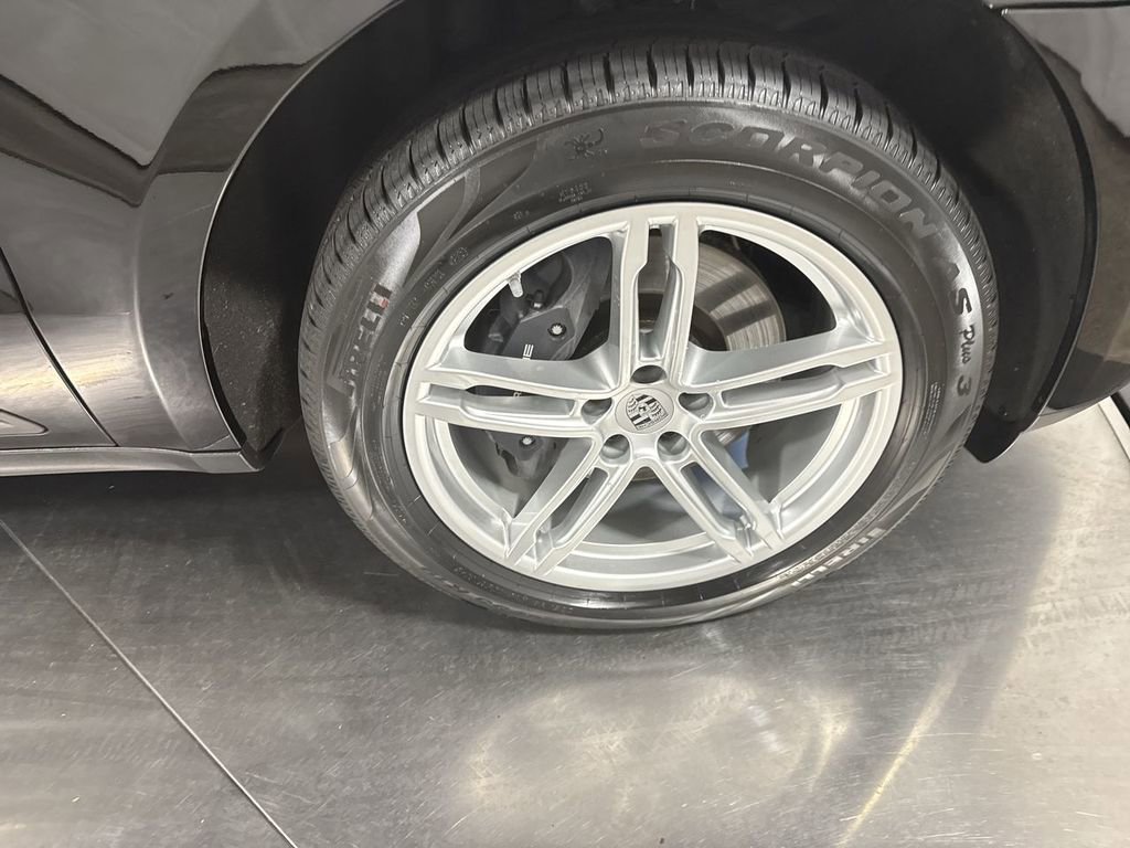 Used 2024 Porsche Macan image 14