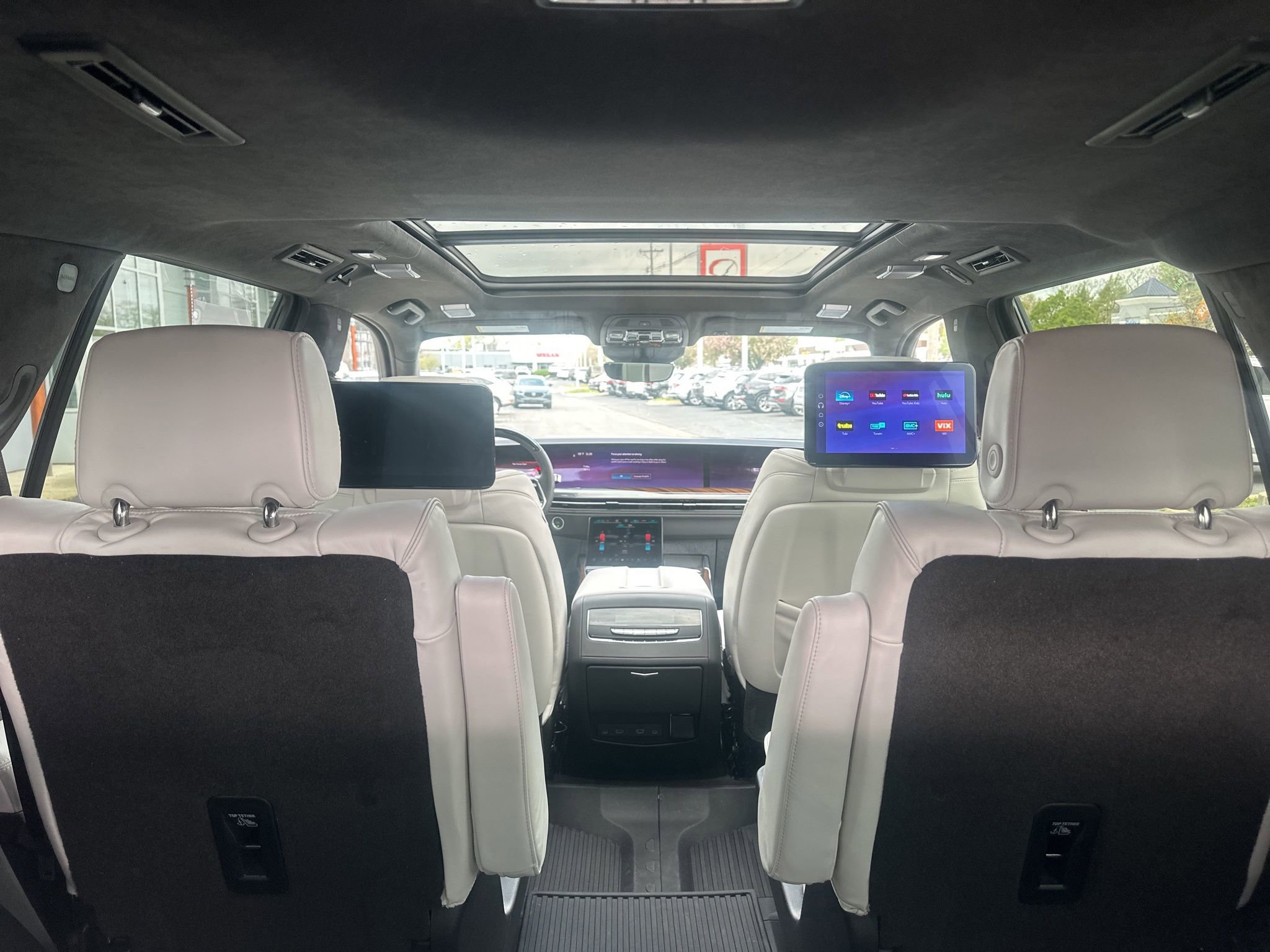 Used 2026 Cadillac Escalade Platinum Sport w/ LPO, ONYX Package image 38