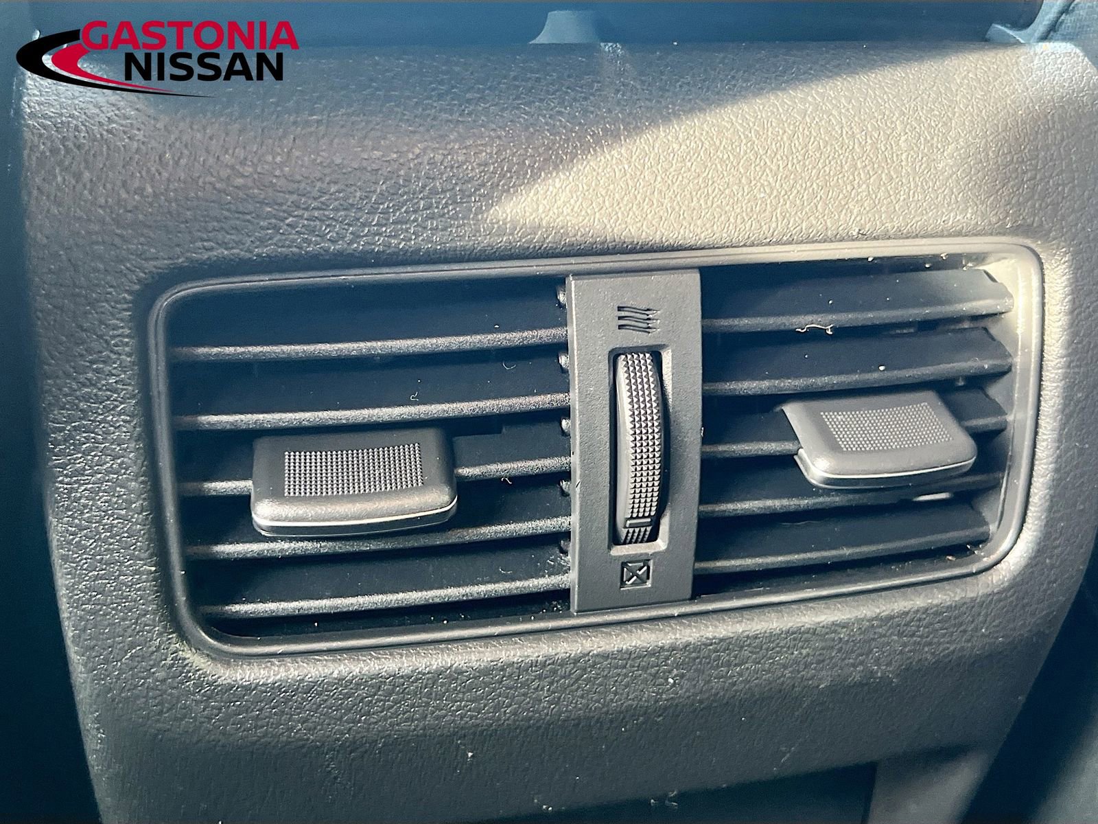 Used 2021 Nissan Rogue SV image 33