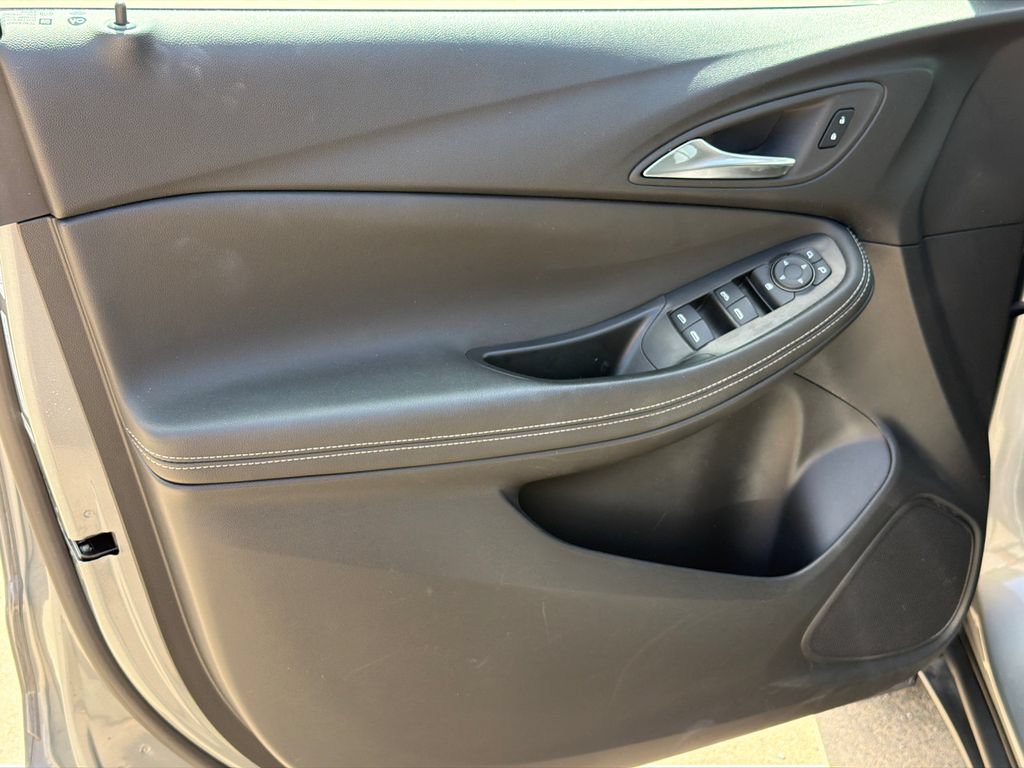 Used 2025 Buick Encore GX Preferred FWD image 10
