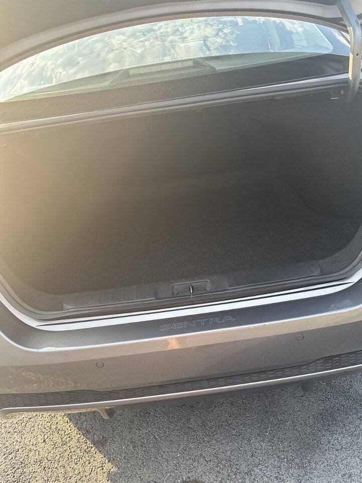 Used 2024 Nissan Sentra S FWD image 19