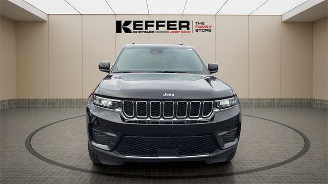 Certified 2025 Jeep Grand Cherokee Laredo X w/ Luxury Tech Group I image 8