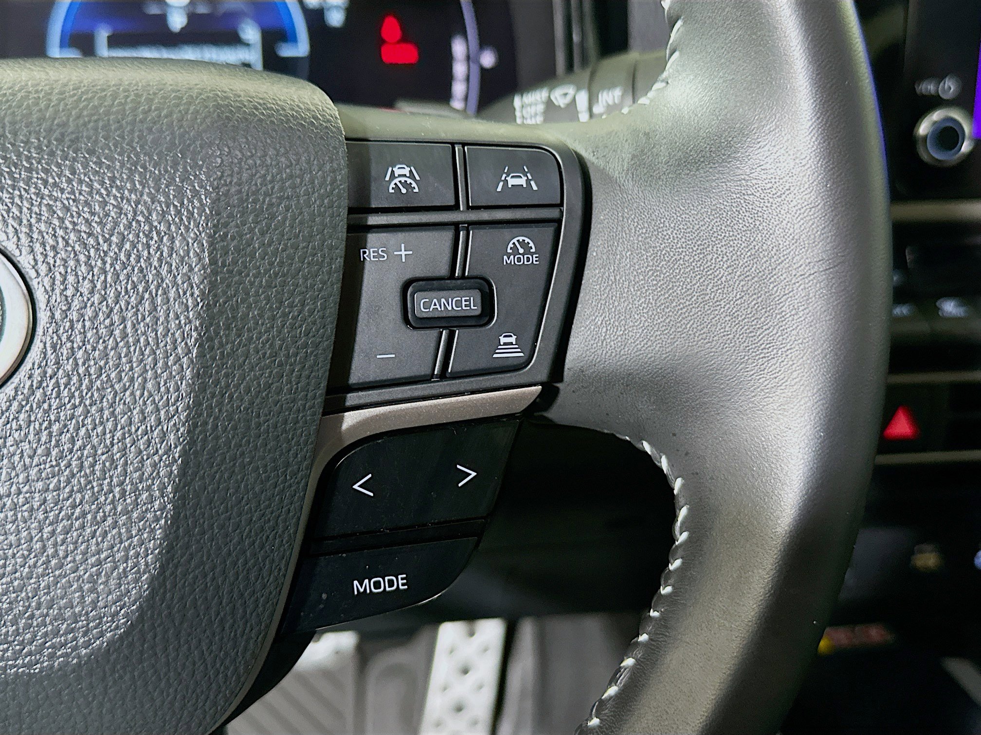 Used 2025 Toyota Camry SE FWD image 17
