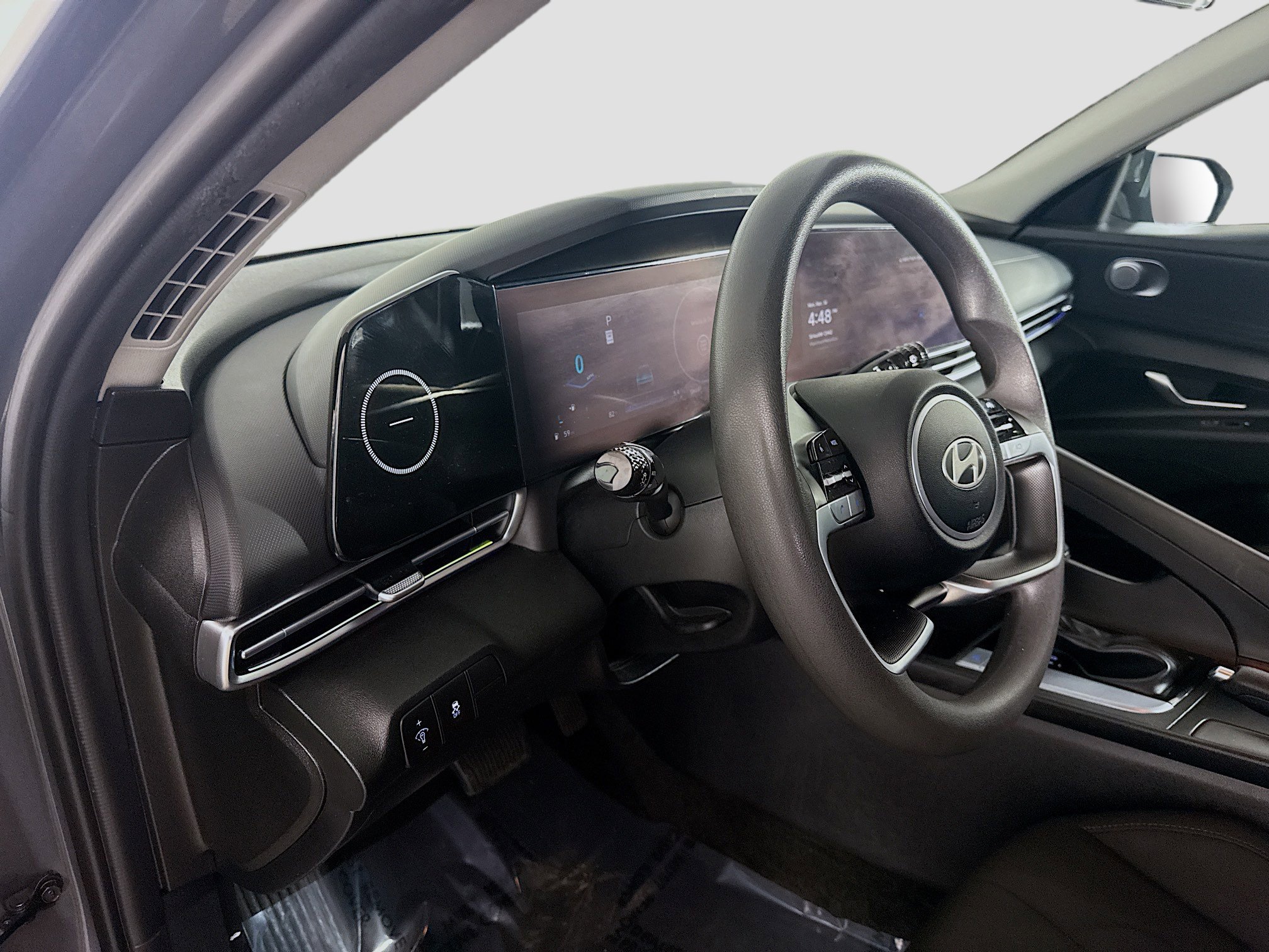 Used 2024 Hyundai Elantra SEL image 23