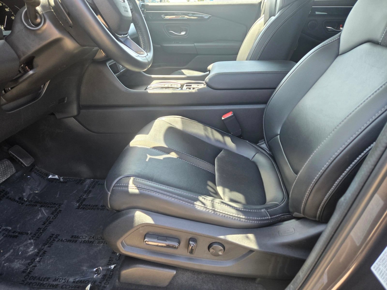 Certified 2025 Honda Pilot Touring image 12