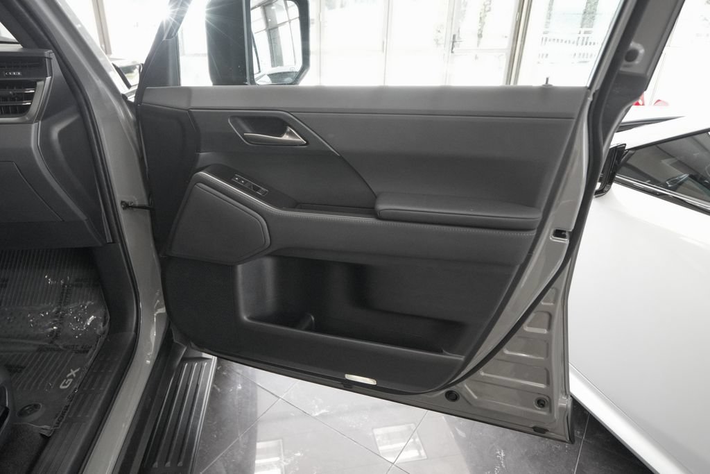 Certified 2026 Lexus GX 550 w/ Accessory Package (2T) AWD/4WD image 17