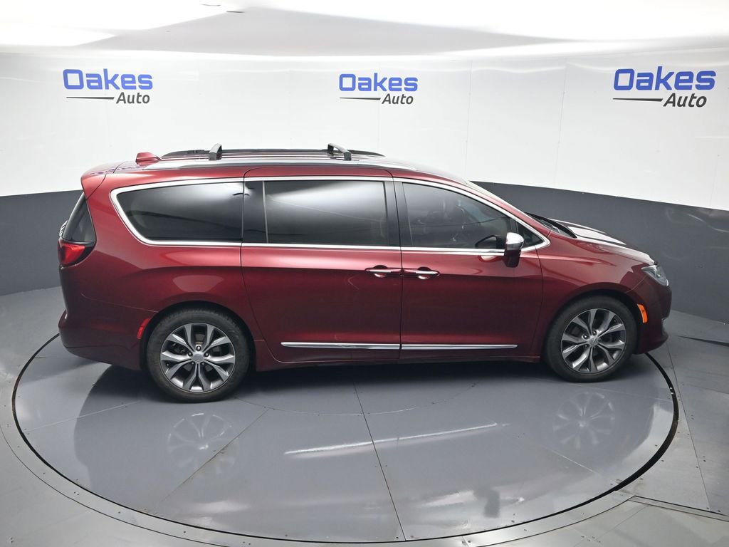 Used 2018 Chrysler Pacifica Limited image 54