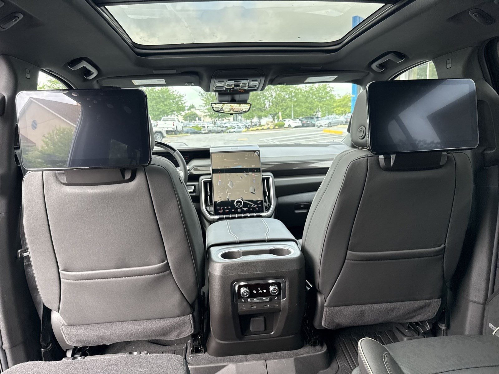 New 2026 GMC Yukon XL Elevation w/ Elevation Premium Package AWD/4WD image 16