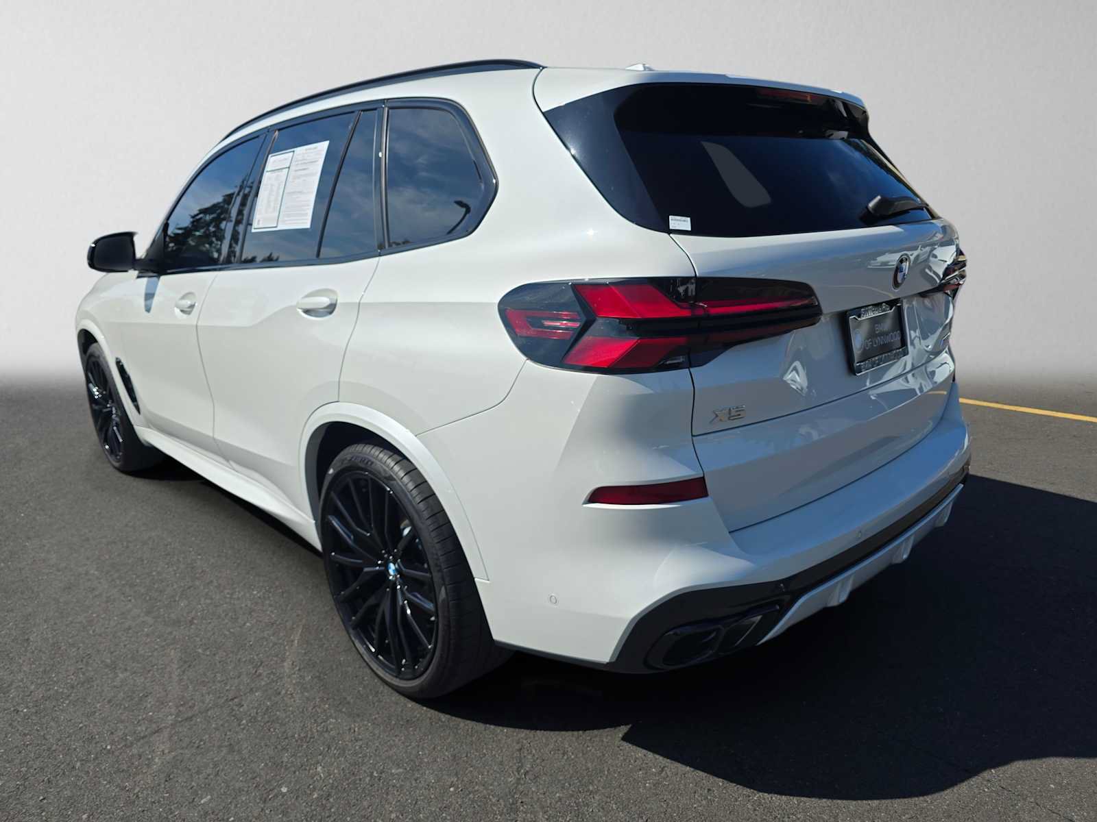 Used 2024 BMW X5 M60i w/ Climate Comfort Package AWD/4WD image 5