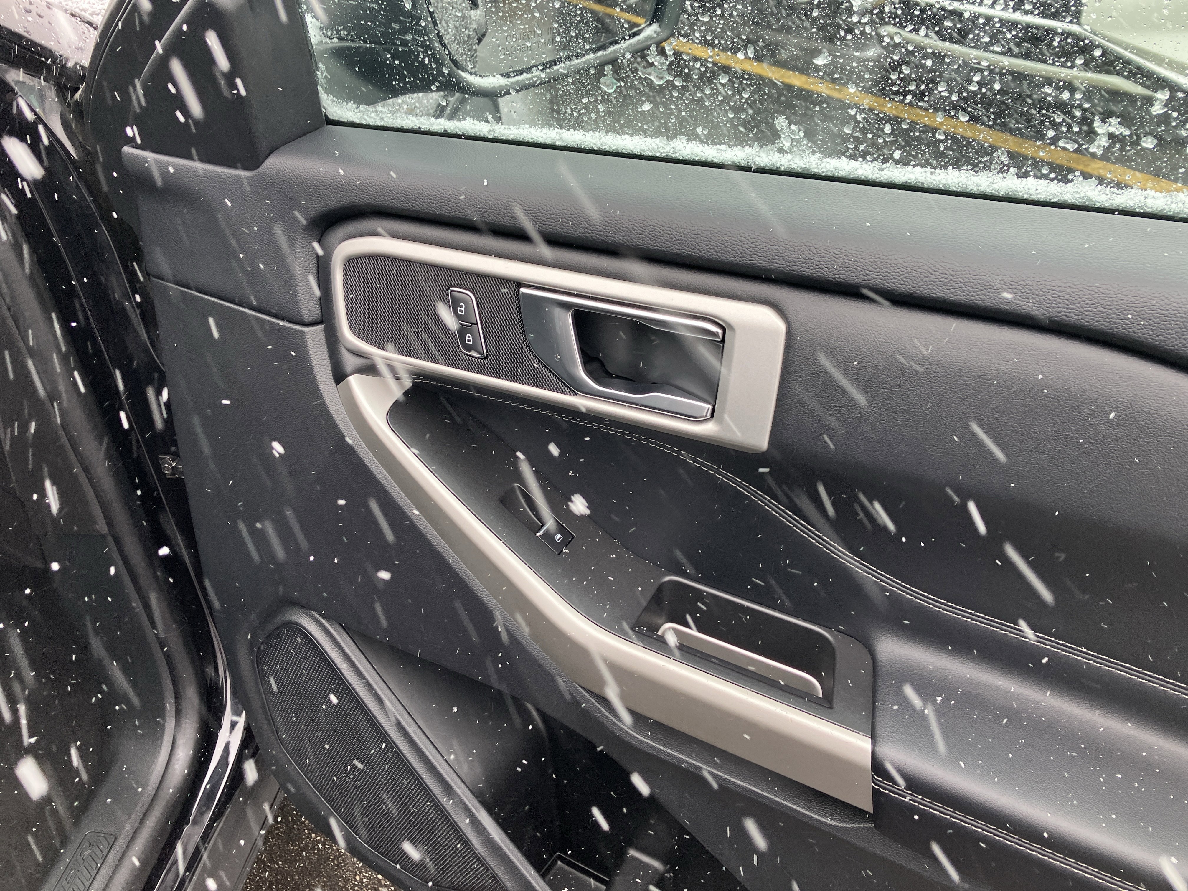 Certified 2022 Ford Explorer XLT w/ Equipment Group 202A image 10