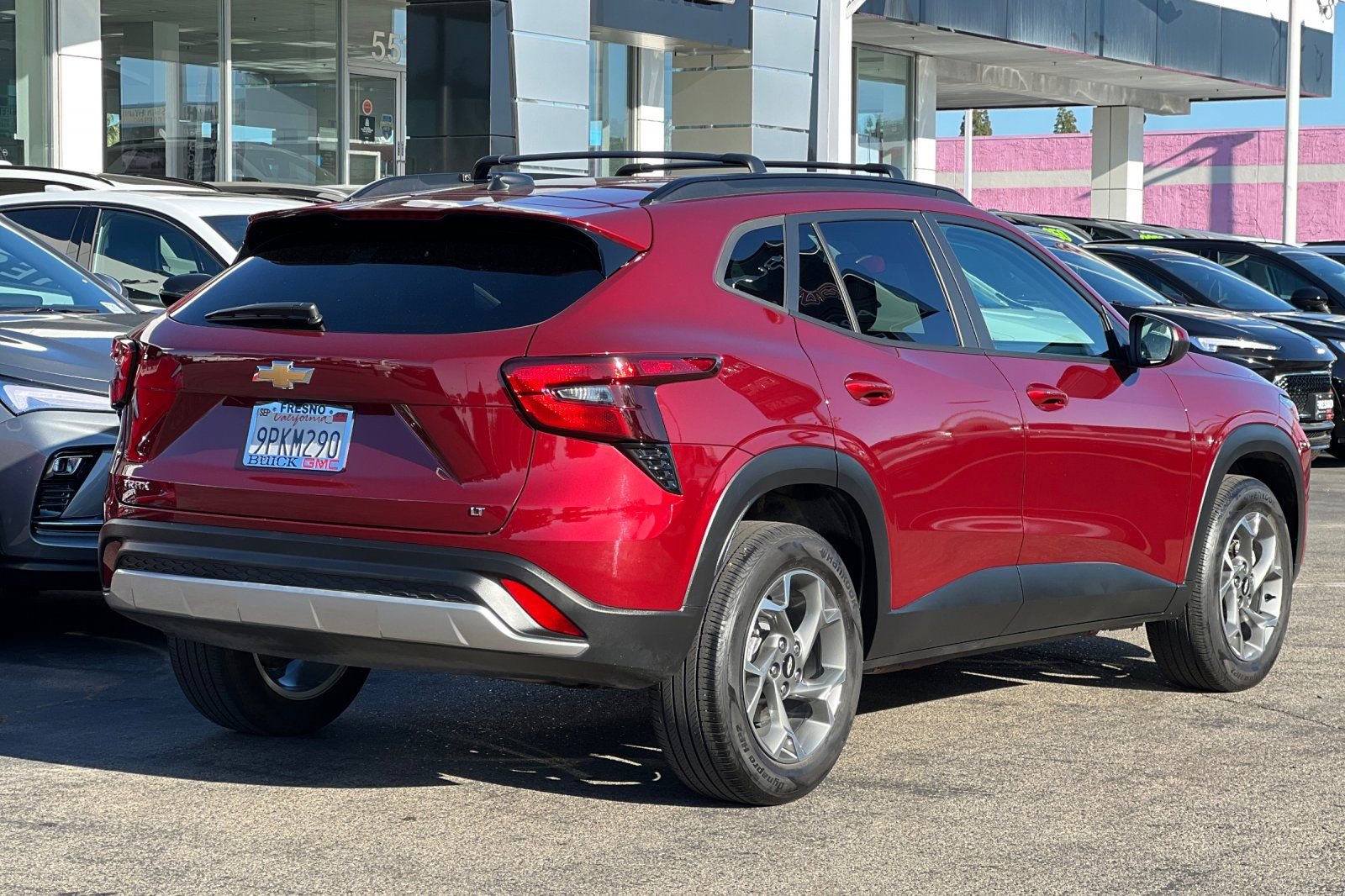 Used 2024 Chevrolet Trax LT w/ LT Convenience Package image 4