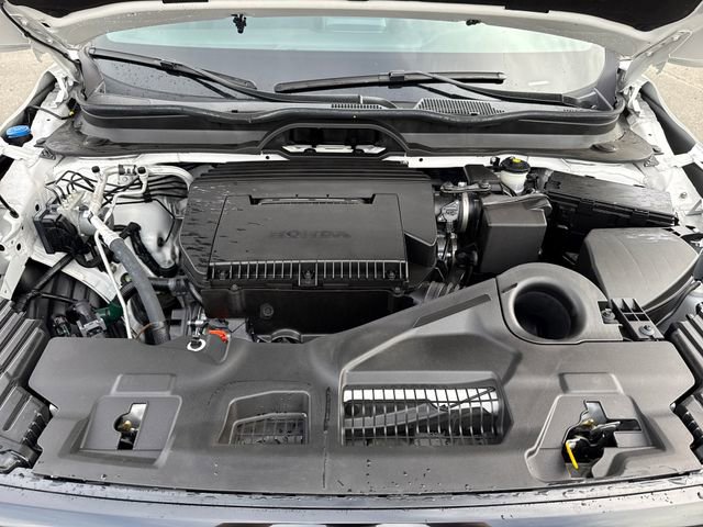 Used 2025 Honda Pilot Sport image 33