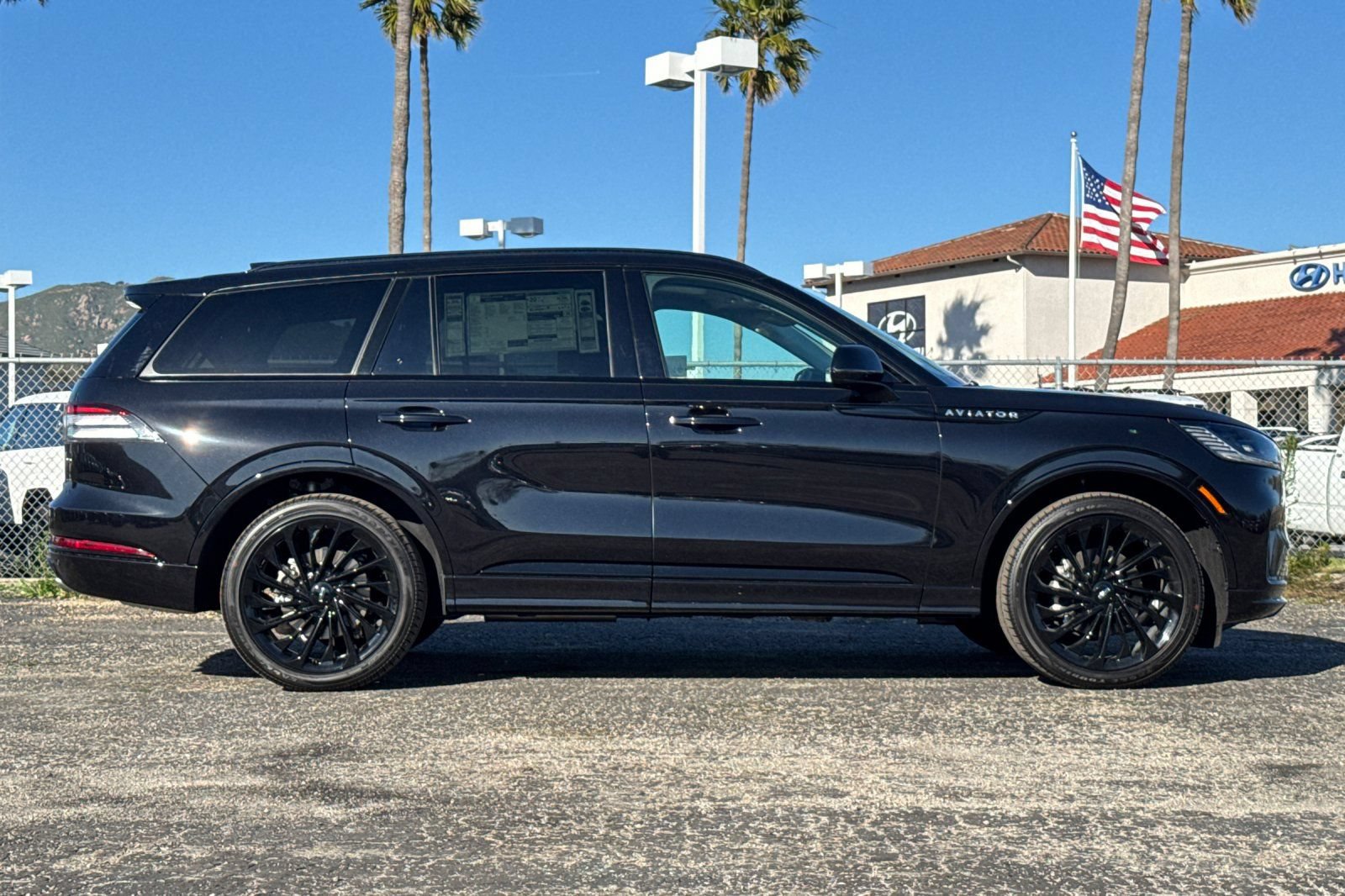 New 2026 Lincoln Aviator Reserve AWD/4WD image 2
