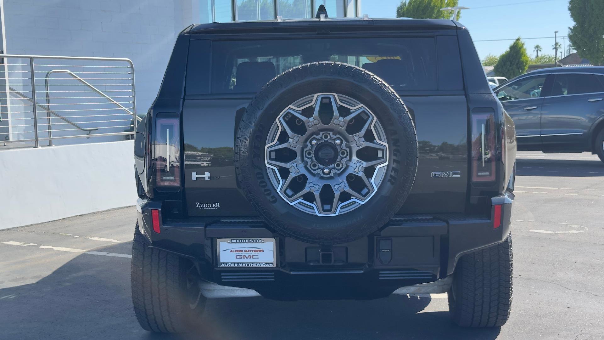 Used 2025 GMC Hummer EV 3X AWD/4WD image 6
