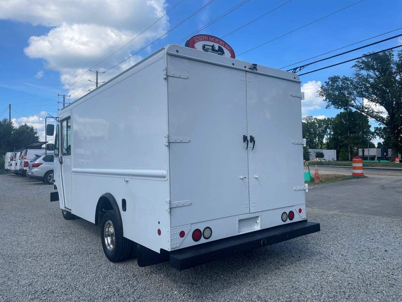 Used 2016 Ford E-350 and Econoline 350 Super Duty w/ A/C Prep Package RWD image 5