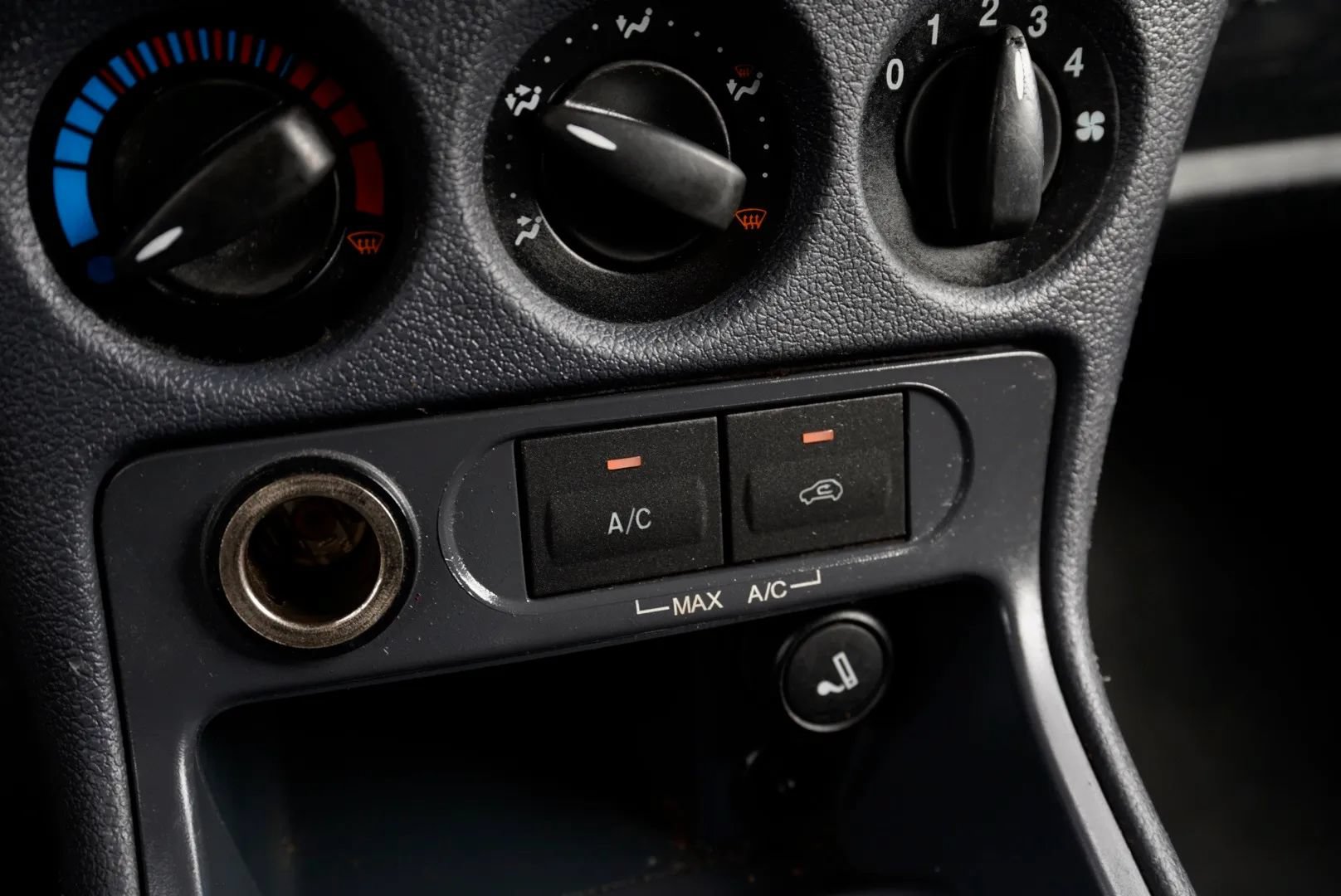 Used 2013 Ford Transit Connect XL FWD image 30
