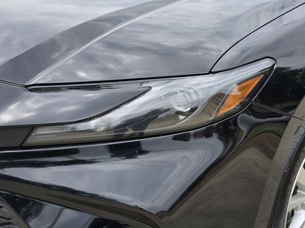 Used 2025 Toyota Camry LE FWD image 6
