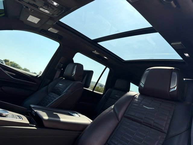 Used 2024 Cadillac Escalade Premium Luxury Platinum w/ Heavy-Duty Trailer Package AWD/4WD image 41