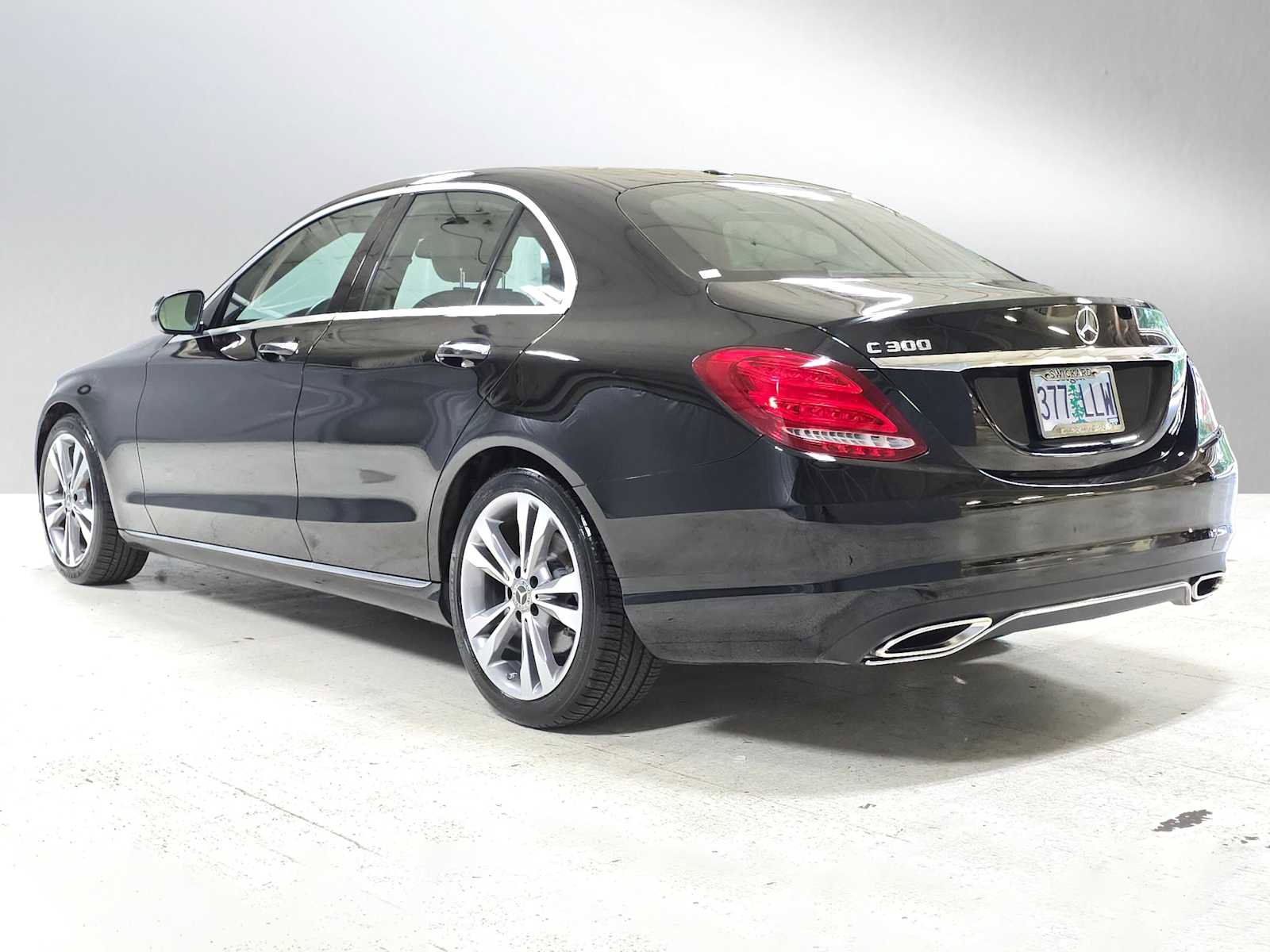 Used 2018 Mercedes-Benz C 300 Sedan image 5
