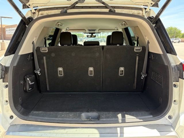 Used 2023 Nissan Pathfinder SL w/ Black Appearance Package image 14