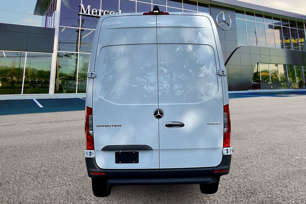 New 2025 Mercedes-Benz Sprinter 4500 image 4
