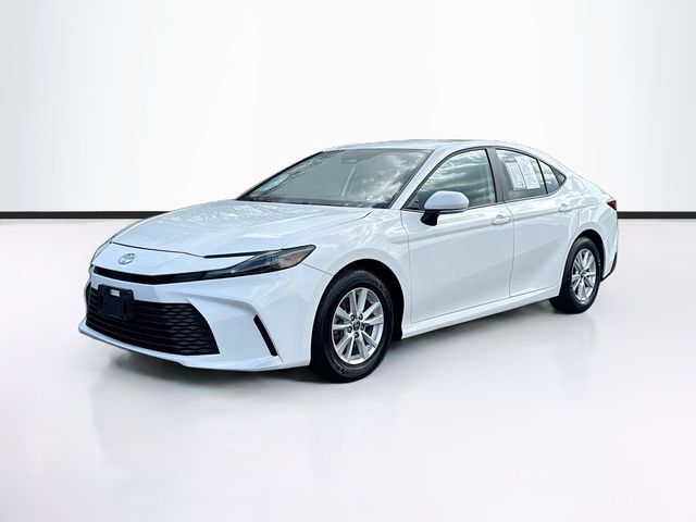 Used 2025 Toyota Camry LE FWD image 3