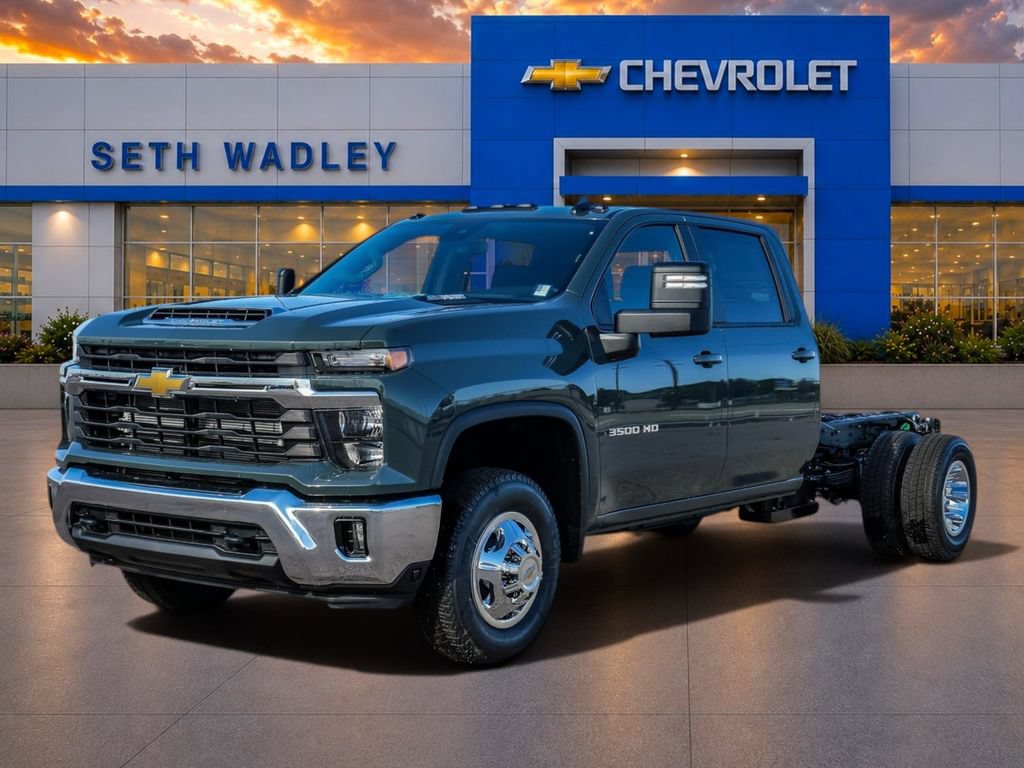 New 2026 Chevrolet Silverado 3500 LT w/ Convenience Package AWD/4WD image 3